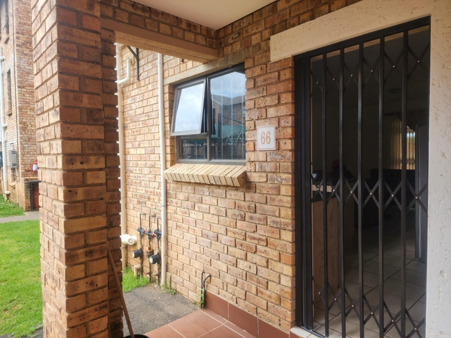 2 Bedroom Property for Sale in Princess A H Gauteng