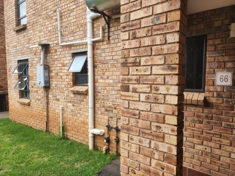 2 Bedroom Property for Sale in Princess A H Gauteng