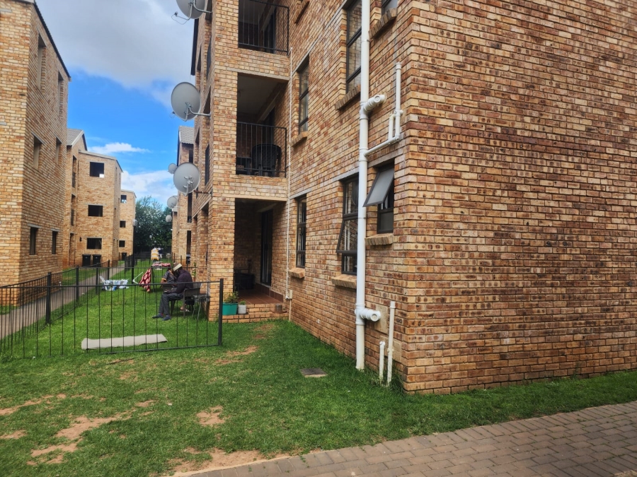 2 Bedroom Property for Sale in Princess A H Gauteng