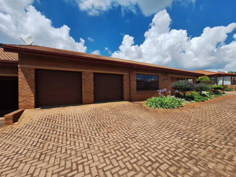 3 Bedroom Property for Sale in Wilro Park Gauteng