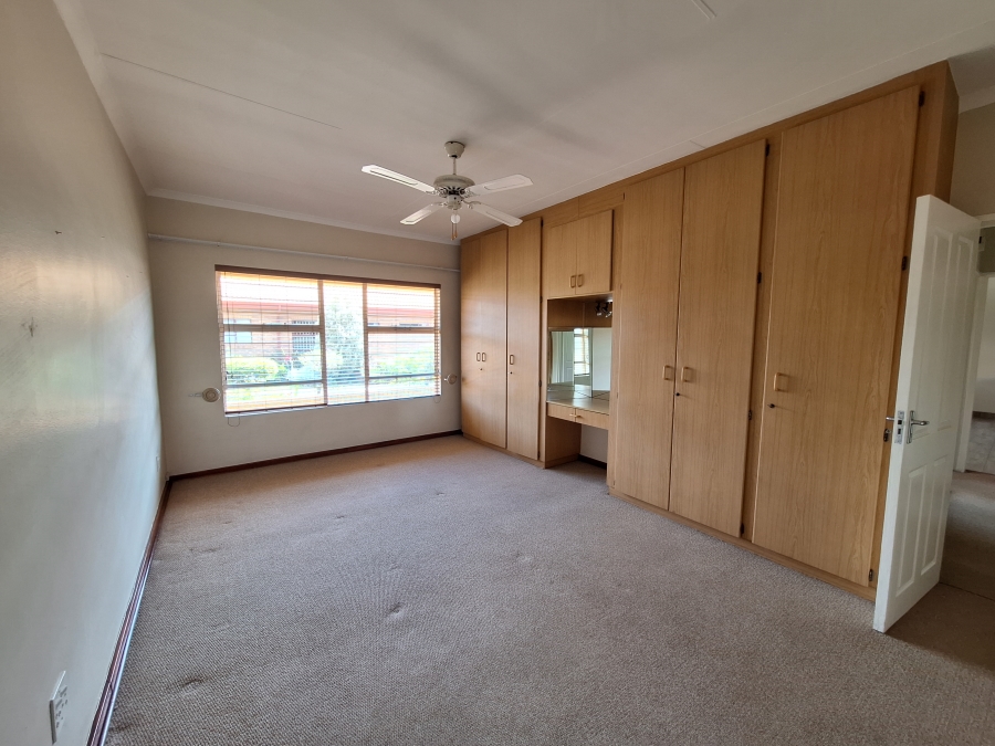 3 Bedroom Property for Sale in Wilro Park Gauteng