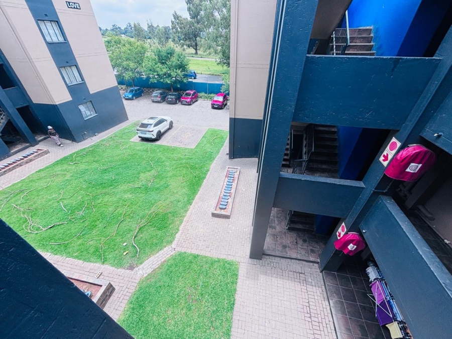 2 Bedroom Property for Sale in Fleurhof Gauteng