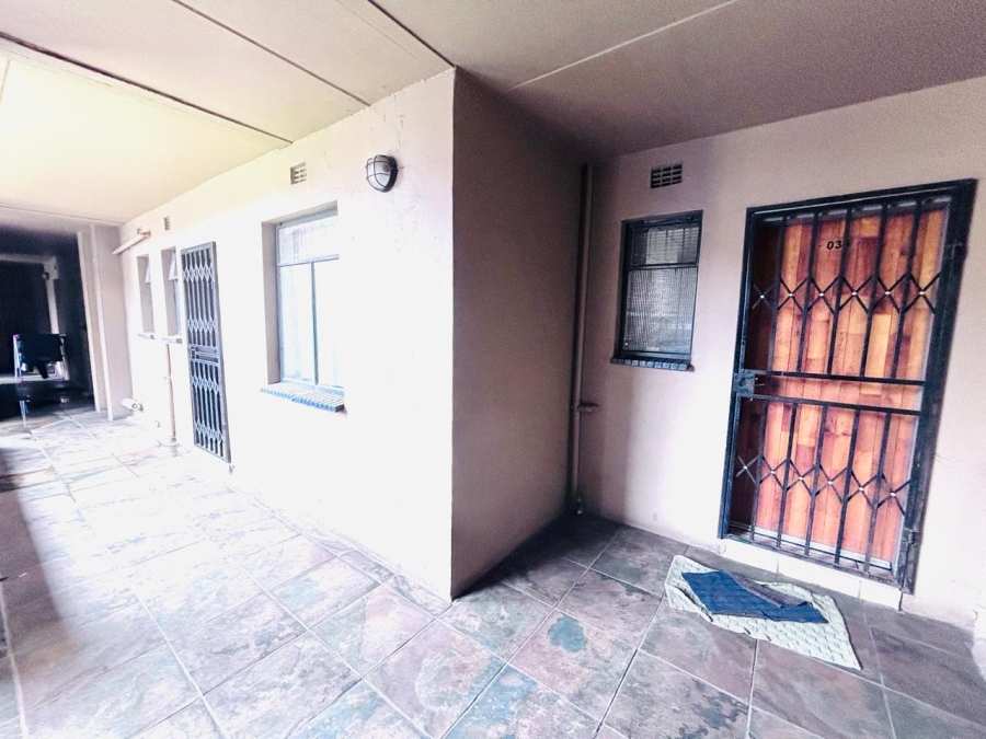 2 Bedroom Property for Sale in Fleurhof Gauteng