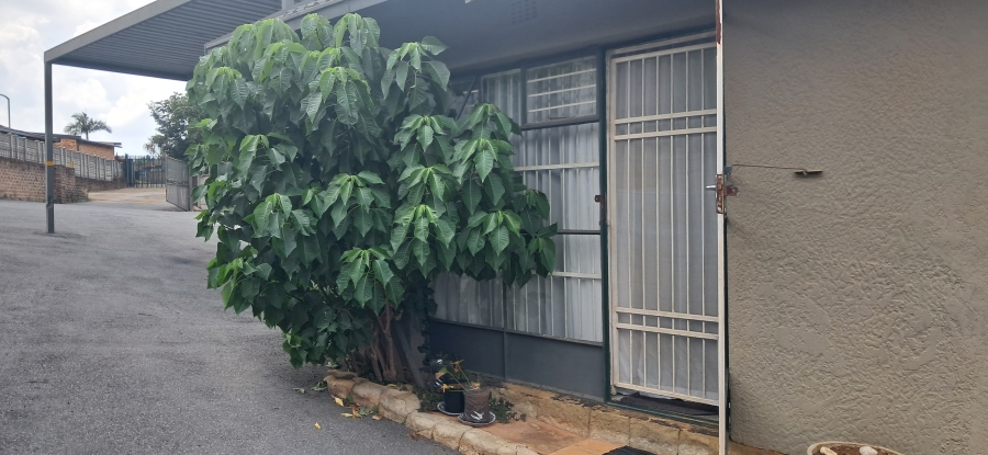 To Let 1 Bedroom Property for Rent in Noordheuwel Gauteng