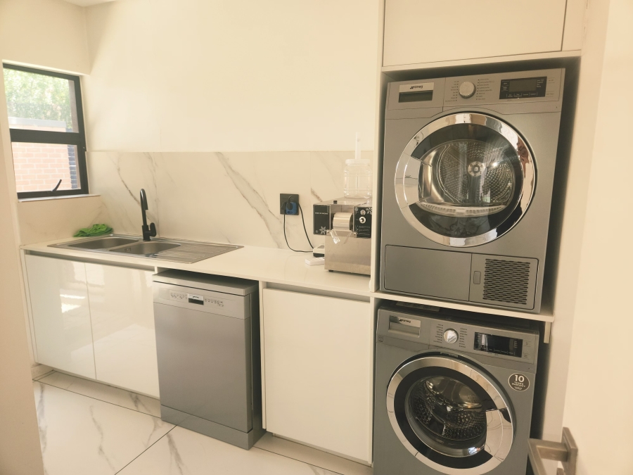 3 Bedroom Property for Sale in Broadacres Gauteng