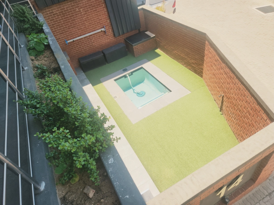 3 Bedroom Property for Sale in Broadacres Gauteng