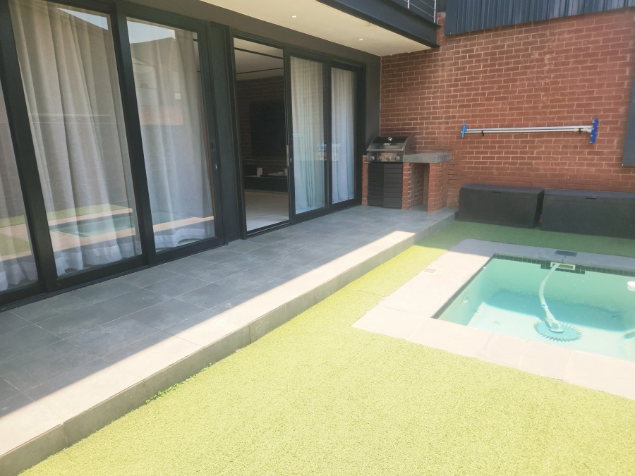 3 Bedroom Property for Sale in Broadacres Gauteng