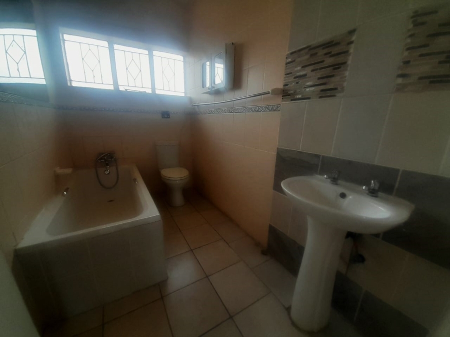 To Let 3 Bedroom Property for Rent in Lindhaven Gauteng