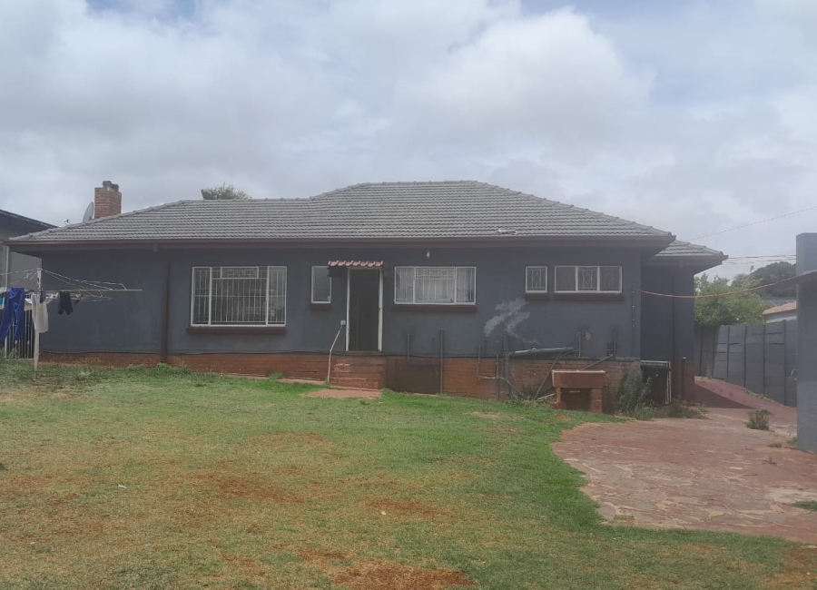 To Let 3 Bedroom Property for Rent in Lindhaven Gauteng
