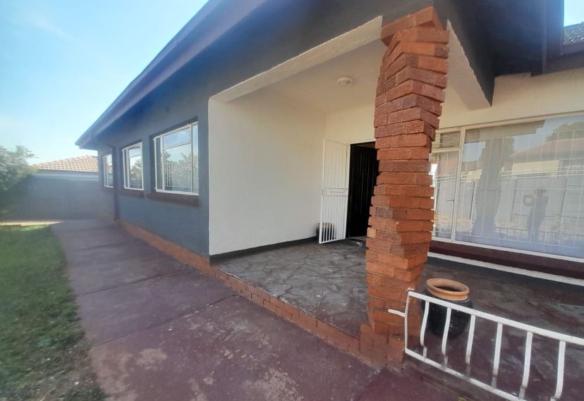 To Let 3 Bedroom Property for Rent in Lindhaven Gauteng