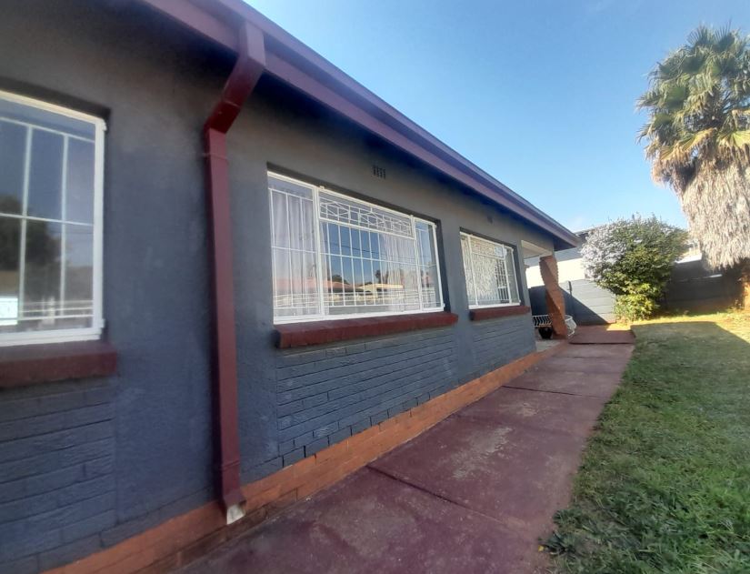 To Let 3 Bedroom Property for Rent in Lindhaven Gauteng