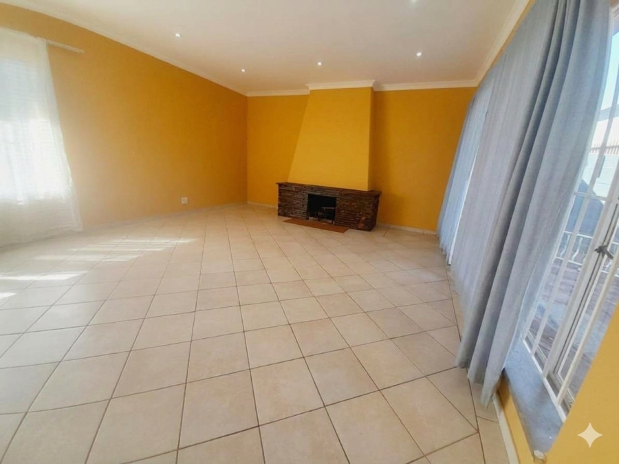 To Let 3 Bedroom Property for Rent in Lindhaven Gauteng