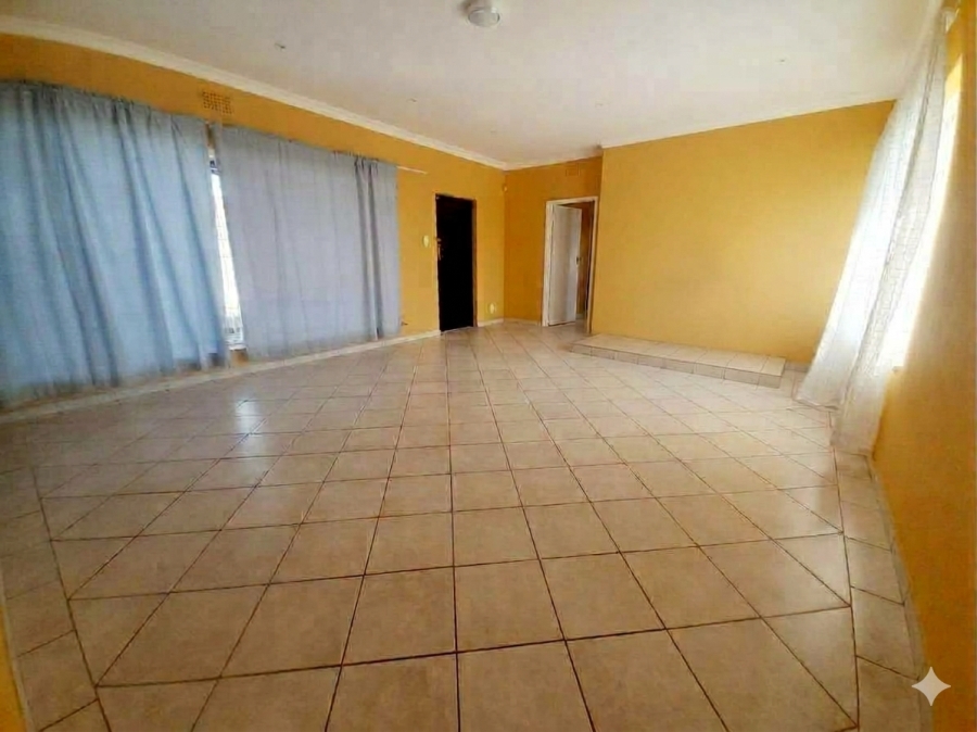 To Let 3 Bedroom Property for Rent in Lindhaven Gauteng