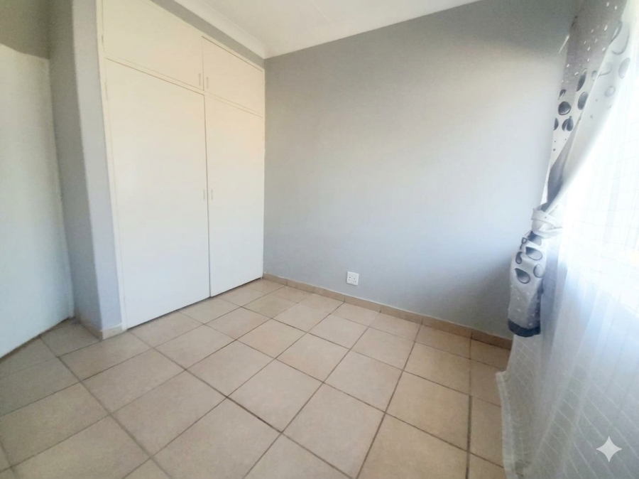 To Let 3 Bedroom Property for Rent in Lindhaven Gauteng