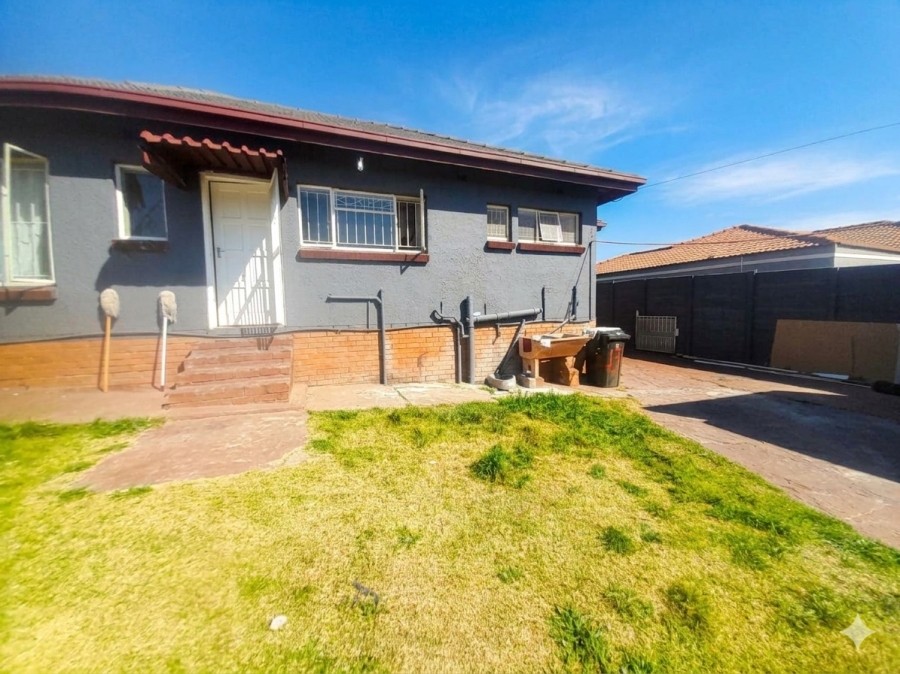 To Let 3 Bedroom Property for Rent in Lindhaven Gauteng