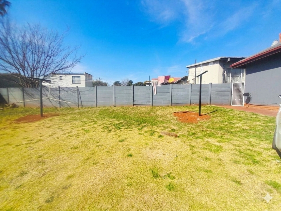 To Let 3 Bedroom Property for Rent in Lindhaven Gauteng