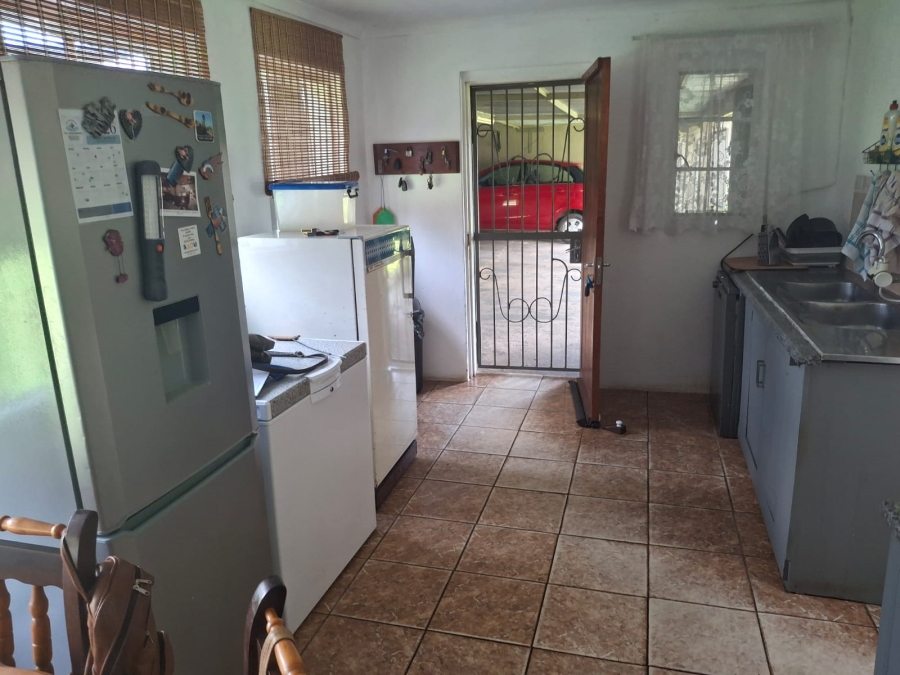 4 Bedroom Property for Sale in Loumarina A H Gauteng