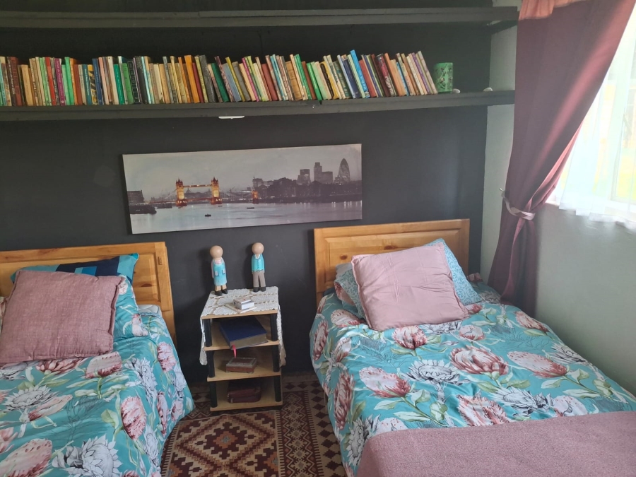 4 Bedroom Property for Sale in Loumarina A H Gauteng