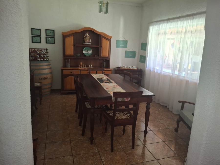 4 Bedroom Property for Sale in Loumarina A H Gauteng