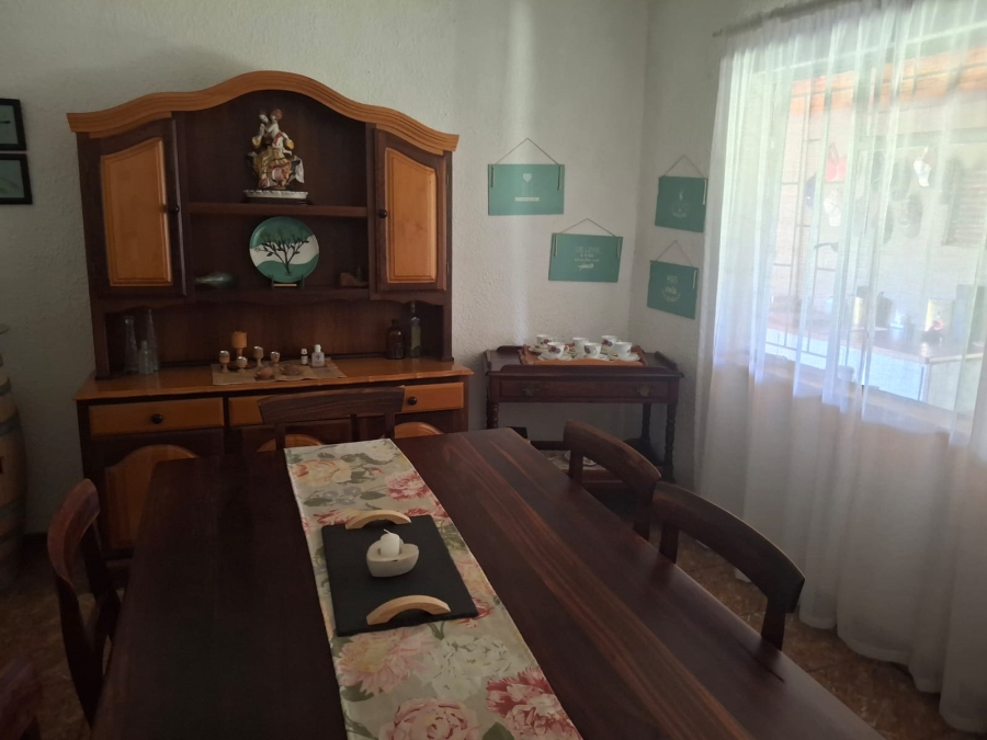 4 Bedroom Property for Sale in Loumarina A H Gauteng