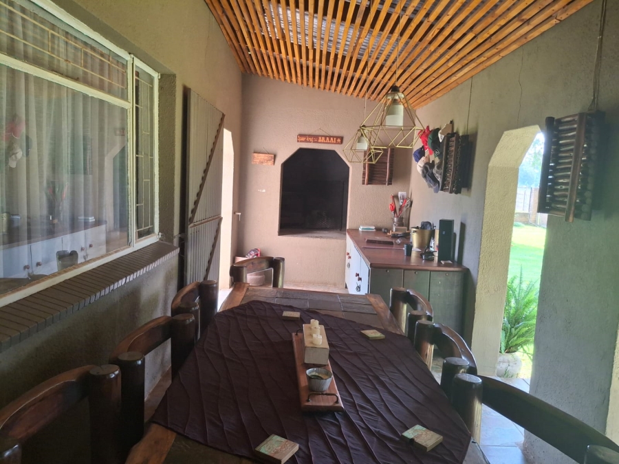 4 Bedroom Property for Sale in Loumarina A H Gauteng