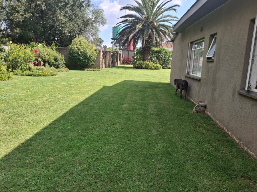 4 Bedroom Property for Sale in Loumarina A H Gauteng