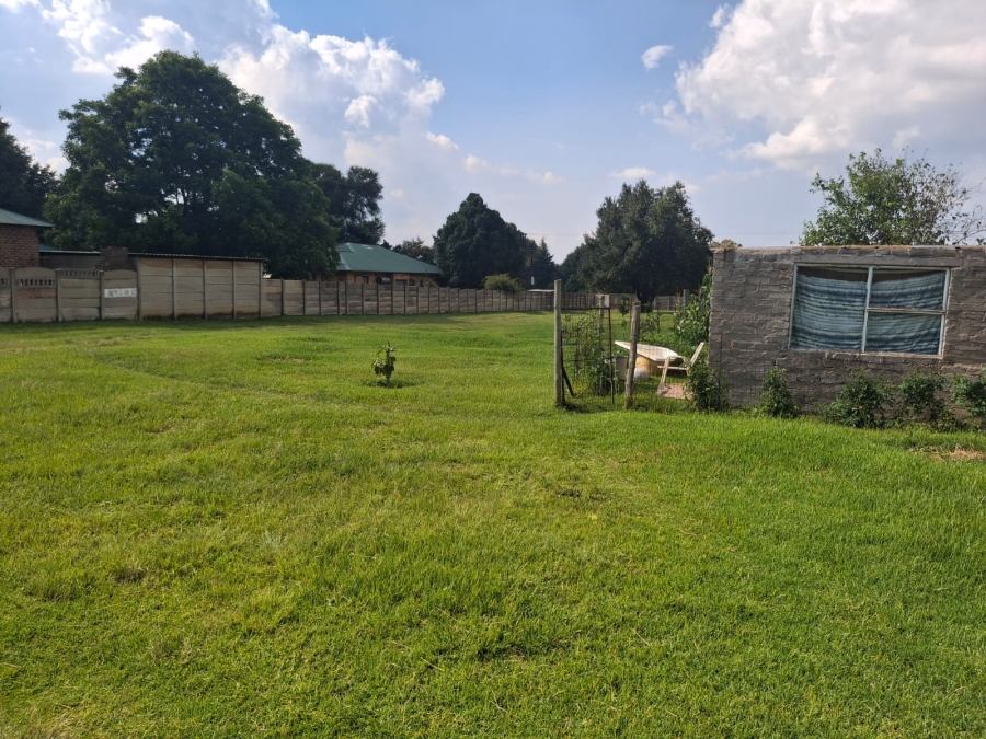 4 Bedroom Property for Sale in Loumarina A H Gauteng