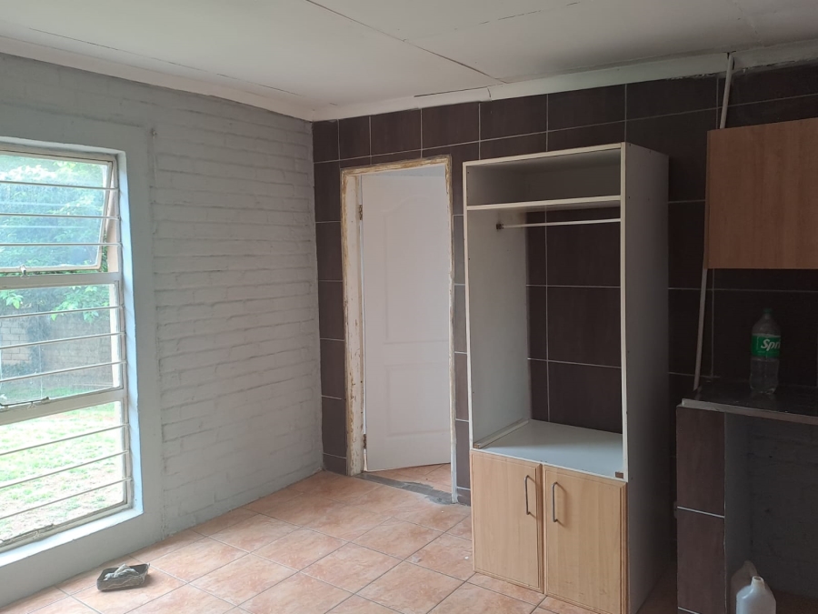 1 Bedroom Property for Sale in Wilro Park Gauteng