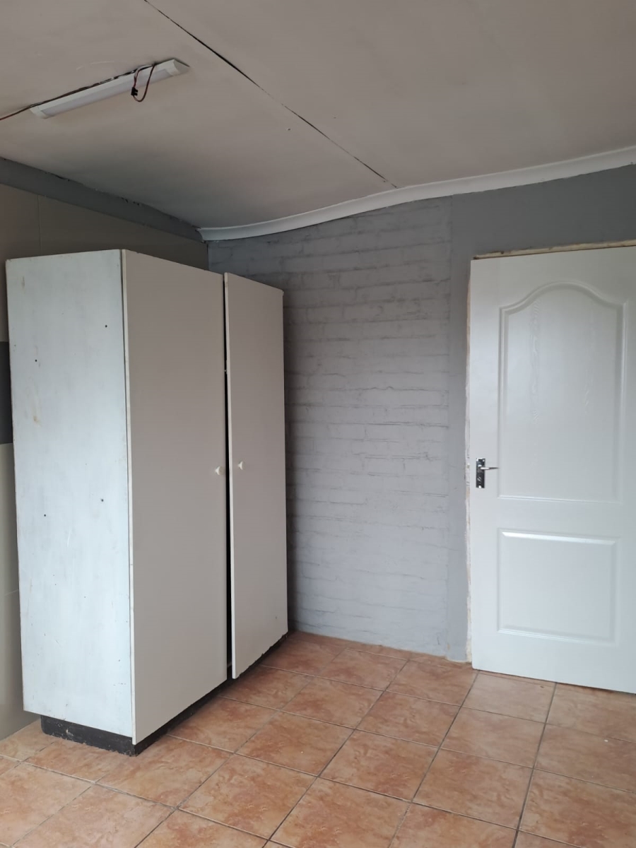 1 Bedroom Property for Sale in Wilro Park Gauteng