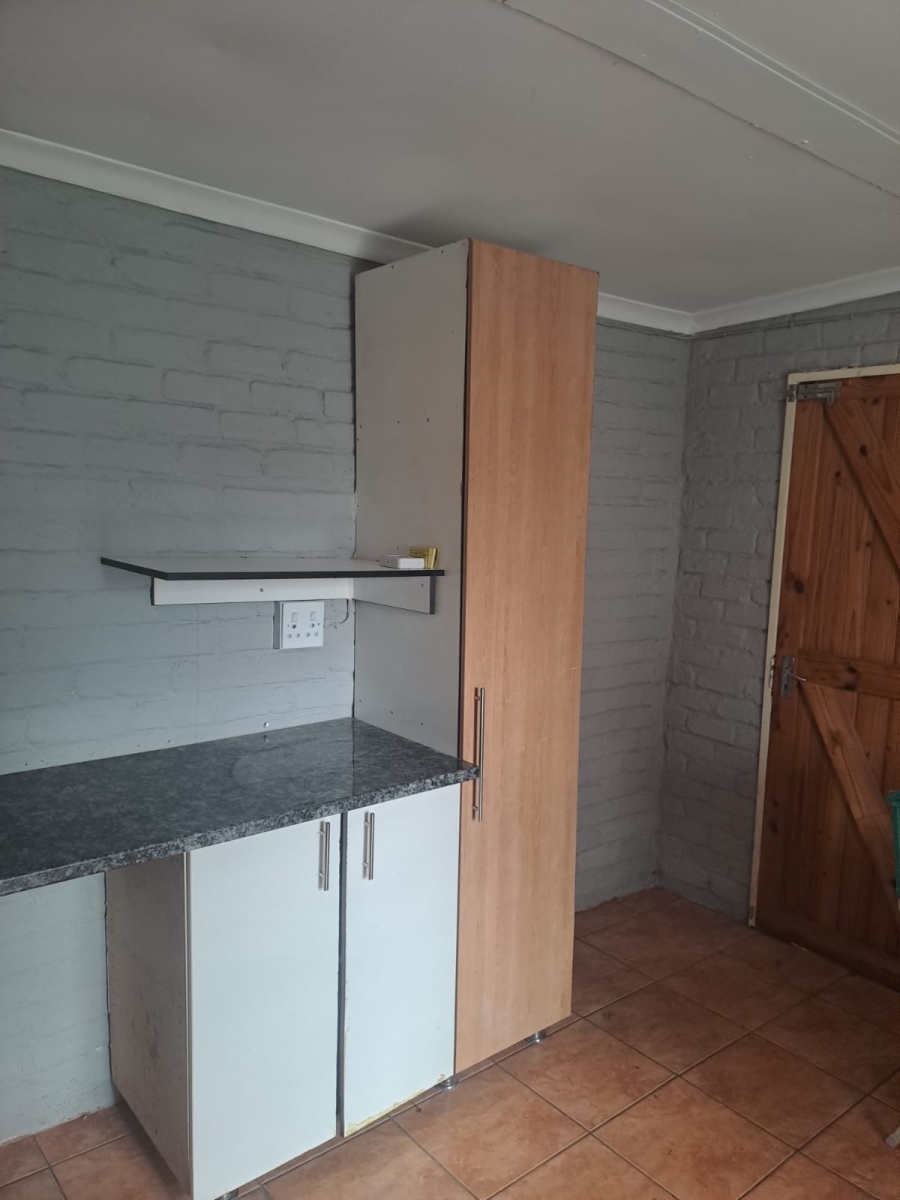To Let 1 Bedroom Property for Rent in Wilro Park Gauteng