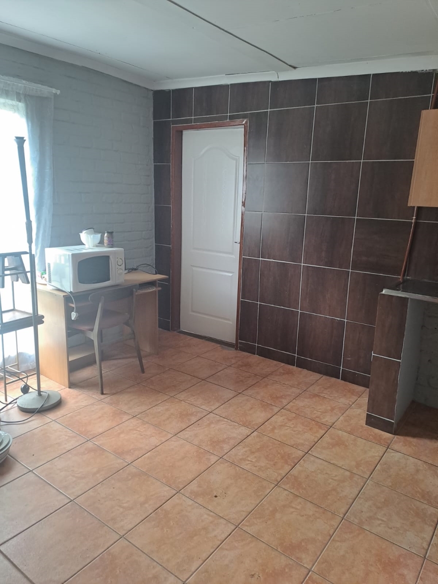 To Let 1 Bedroom Property for Rent in Wilro Park Gauteng