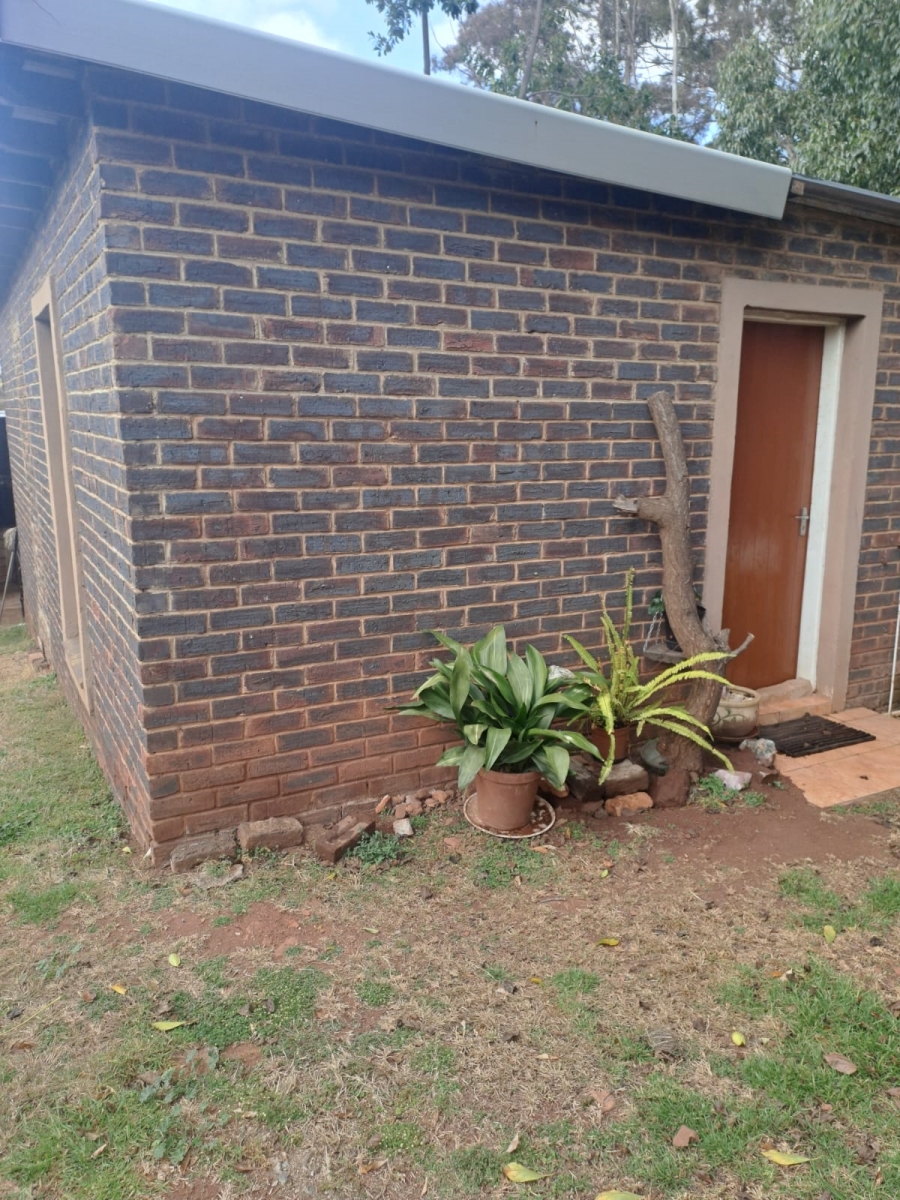 To Let 1 Bedroom Property for Rent in Wilro Park Gauteng
