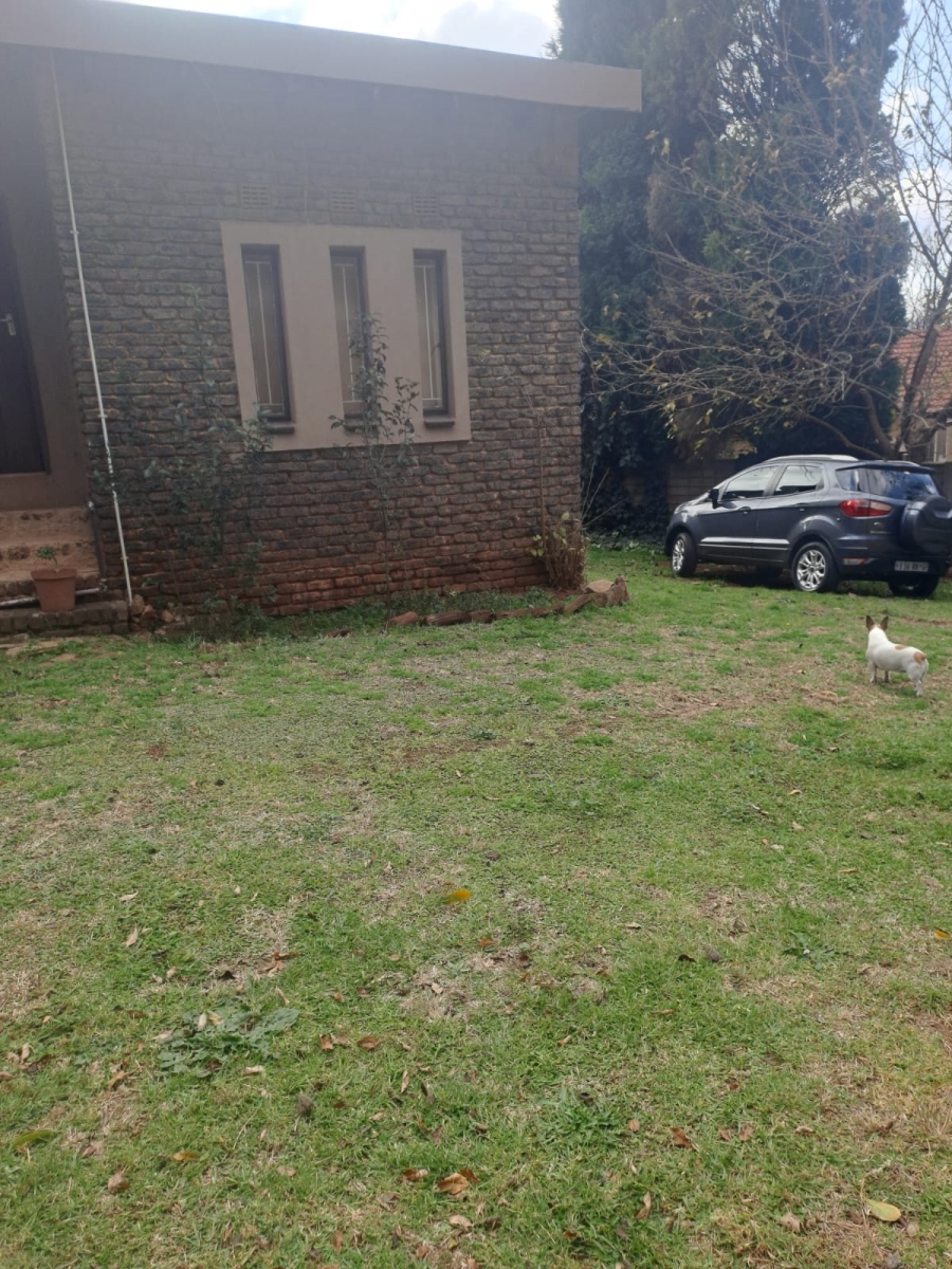 To Let 1 Bedroom Property for Rent in Wilro Park Gauteng