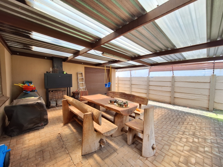 3 Bedroom Property for Sale in Randpoort Gauteng