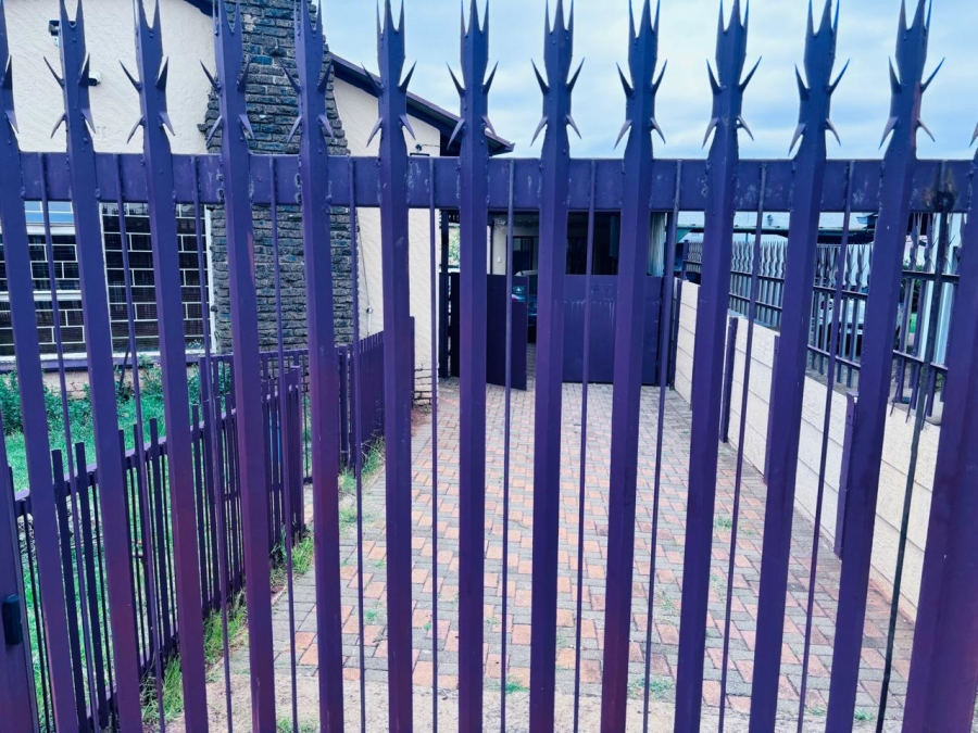 4 Bedroom Property for Sale in Krugersdorp West Gauteng