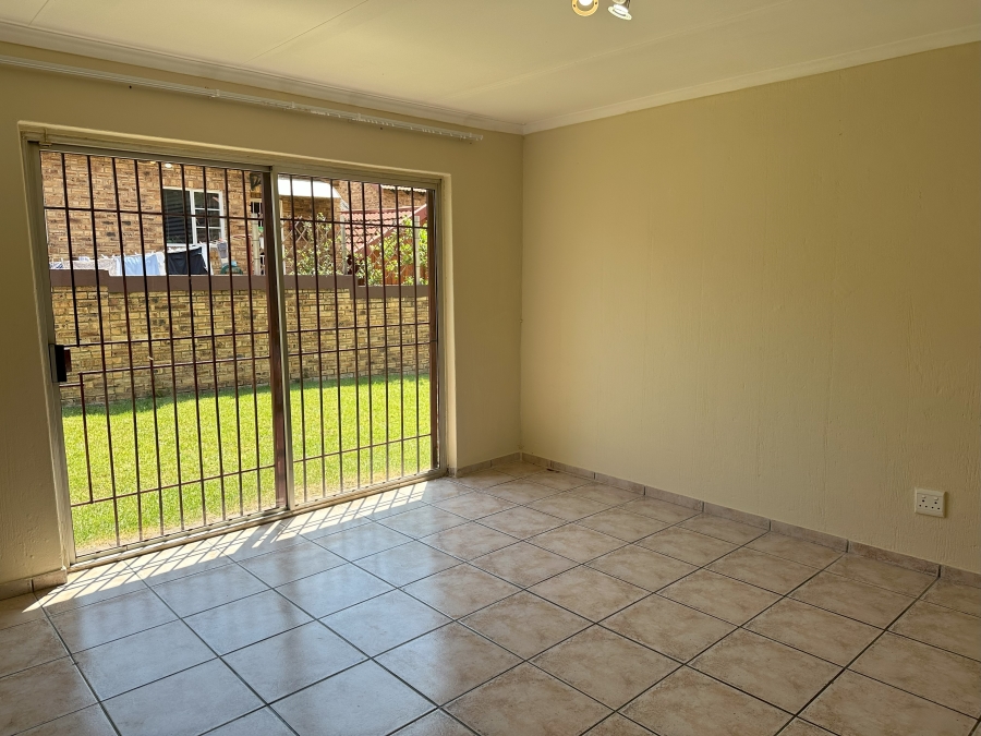 To Let 3 Bedroom Property for Rent in Wilgeheuwel Gauteng