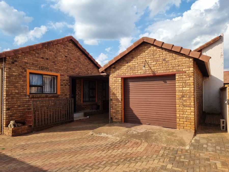 To Let 3 Bedroom Property for Rent in Protea Glen Gauteng