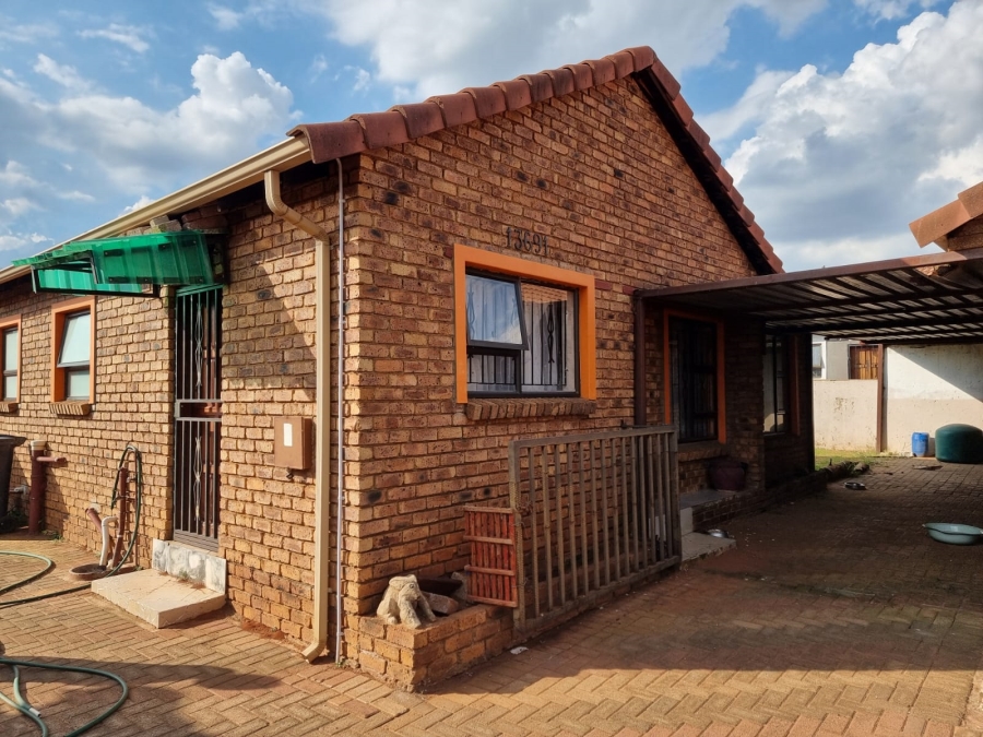 To Let 3 Bedroom Property for Rent in Protea Glen Gauteng