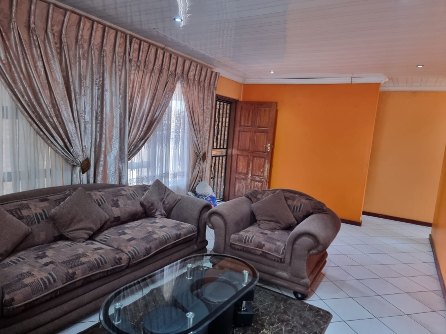 To Let 3 Bedroom Property for Rent in Protea Glen Gauteng