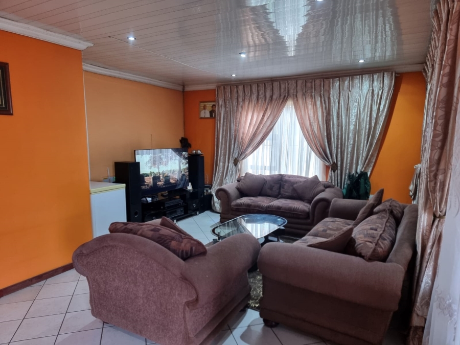 To Let 3 Bedroom Property for Rent in Protea Glen Gauteng