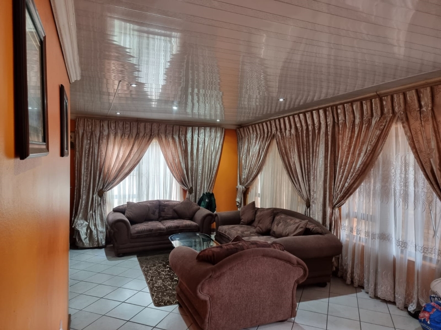 To Let 3 Bedroom Property for Rent in Protea Glen Gauteng