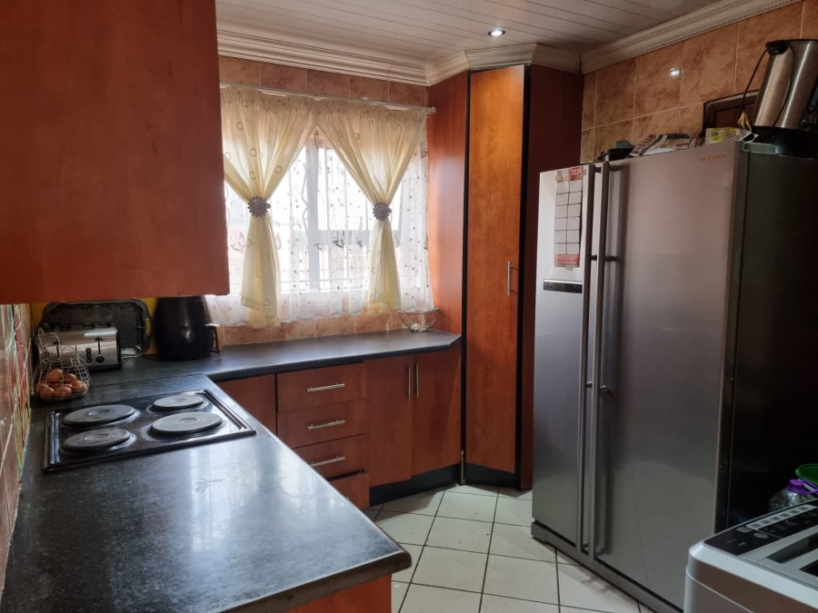 To Let 3 Bedroom Property for Rent in Protea Glen Gauteng