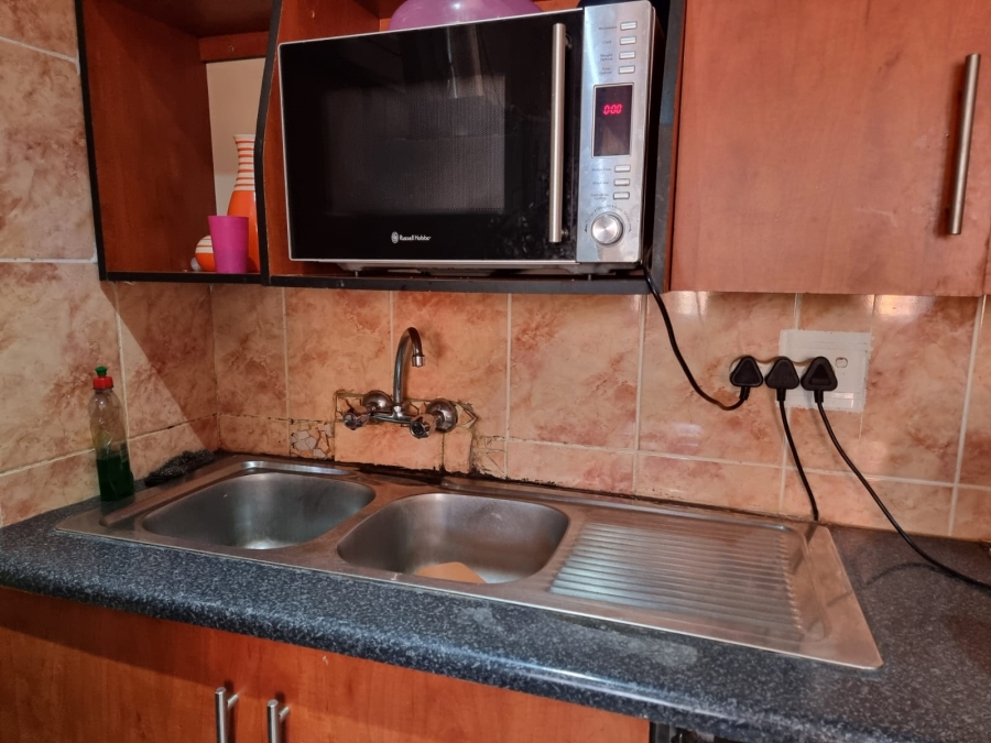 To Let 3 Bedroom Property for Rent in Protea Glen Gauteng