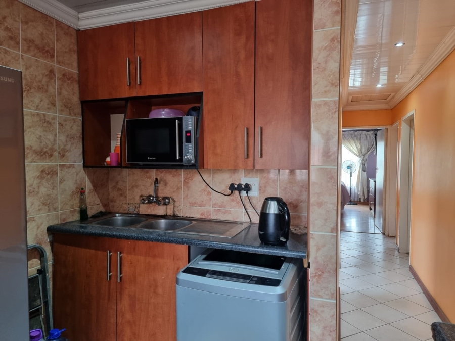 To Let 3 Bedroom Property for Rent in Protea Glen Gauteng