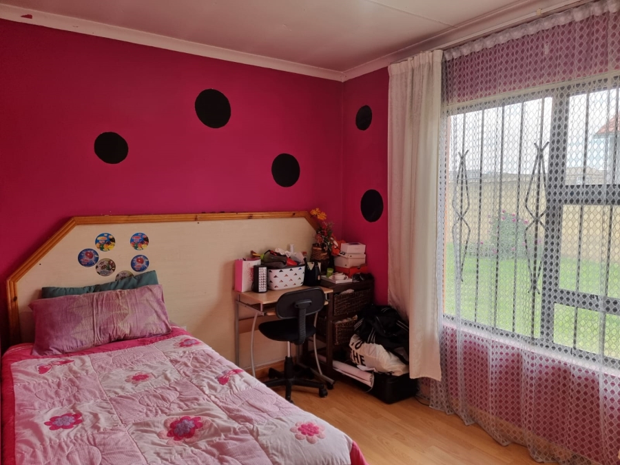 To Let 3 Bedroom Property for Rent in Protea Glen Gauteng