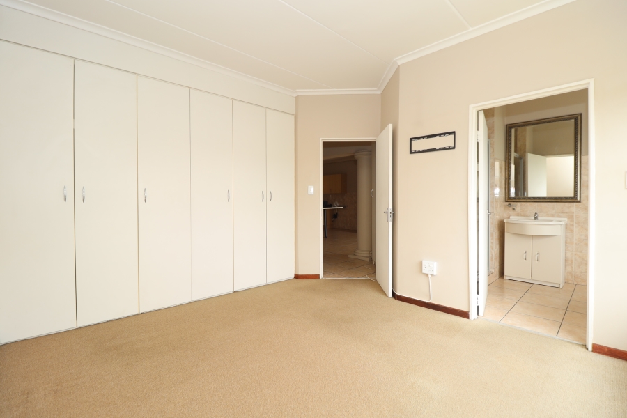 3 Bedroom Property for Sale in Rangeview Gauteng