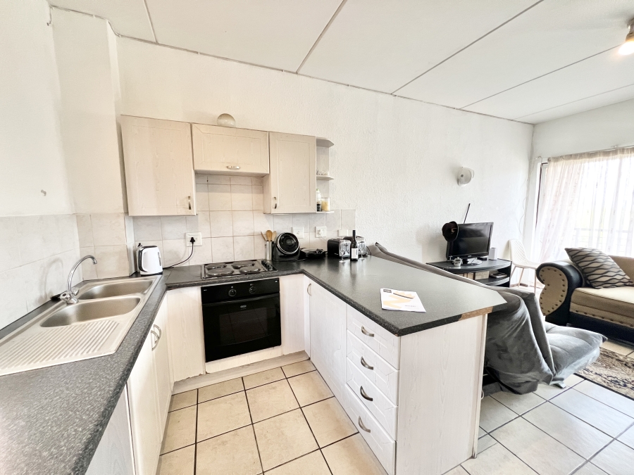 1 Bedroom Property for Sale in Halfway Gardens Gauteng