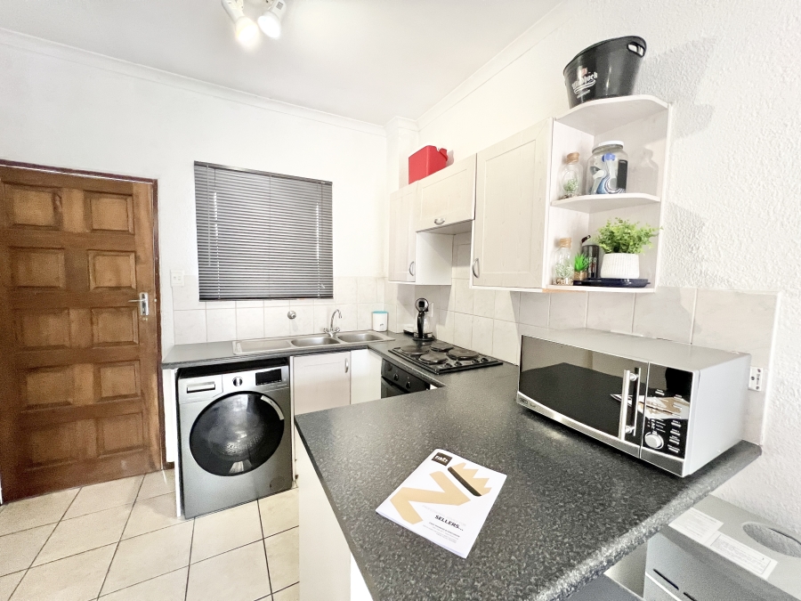 1 Bedroom Property for Sale in Halfway Gardens Gauteng