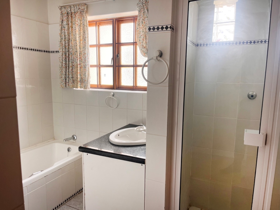 To Let 3 Bedroom Property for Rent in Fairmount Gauteng