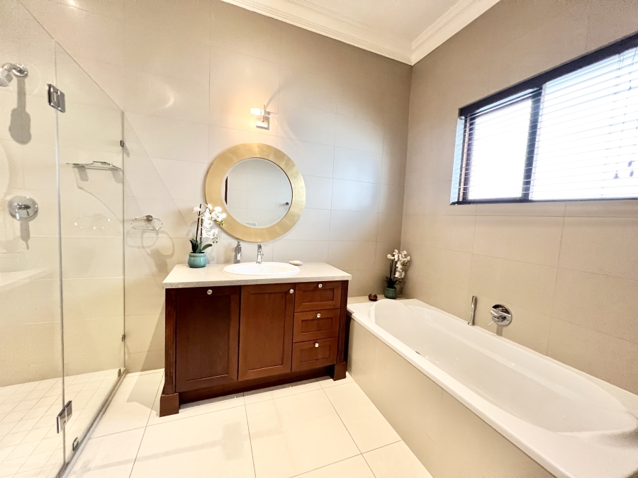 4 Bedroom Property for Sale in Blue Valley Golf Estate Gauteng